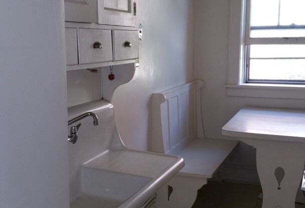 1 bed, 1 bath, 720 sqft, $950, Unit 43-10