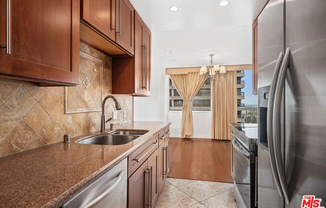 2 beds, 2 baths, 1,019 sqft, $3,900, Unit 1002