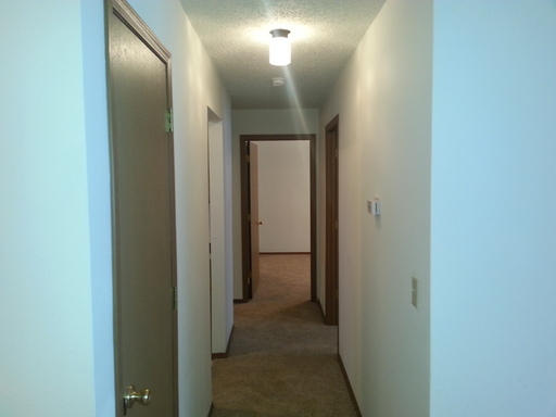 2 beds, 1 bath, 850 sqft, $700, Unit B13