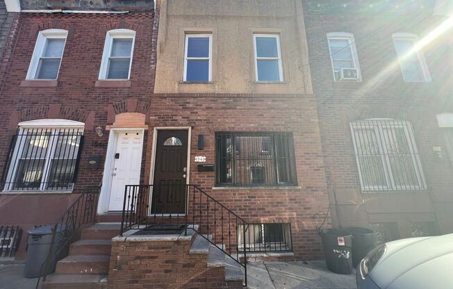 Stunning 3-Bedroom Townhome in Point Breeze! Available NOW!