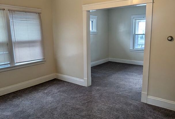 2 beds, 1 bath, $1,200, Unit Up