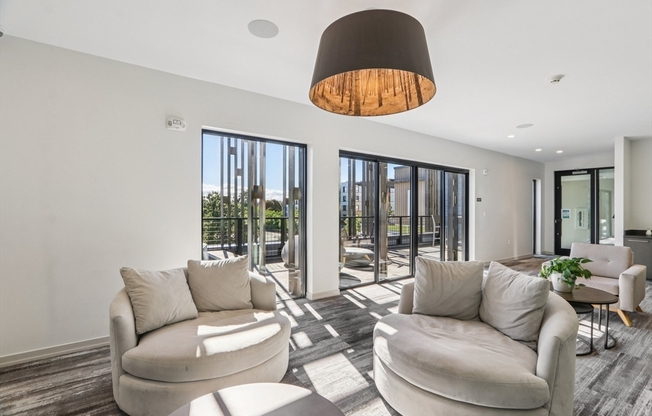 1 bed, 1 bath, 733 sqft, $3,400, Unit 214