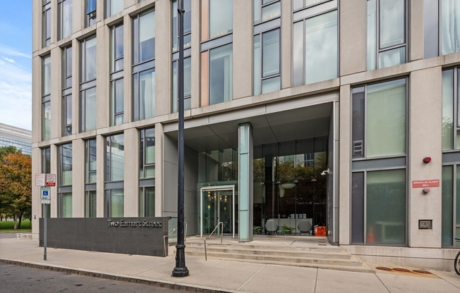 1 bed, 1 bath, 665 sqft, $3,250, Unit 321
