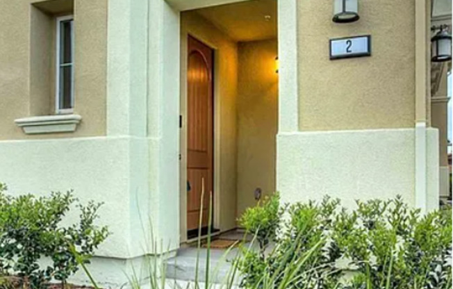 EPIC REA - Modern-Style 3 BR/3BA townhouse in Livermore