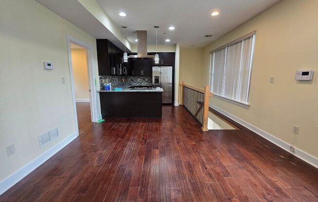 Bright 2 bed 2 bath available now