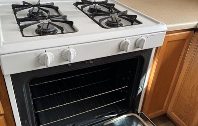 3 beds, 2 baths, $1,500