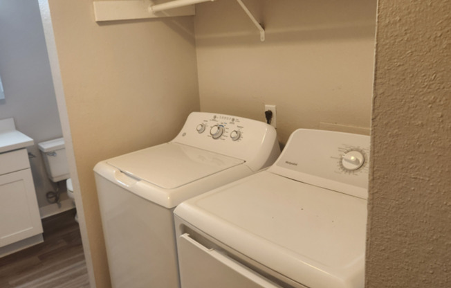 2 beds, 1 bath, 813 sqft, $1,725, Unit C-105