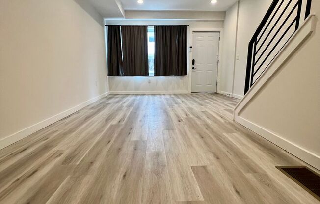 Luxurious 3-Bedroom Townhome in South Philadelphia! Available NOW!