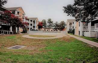 Image of courtyard with apartments and pool