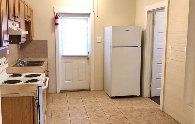 1 bed, 1 bath, 650 sqft, $1,100, Unit 2