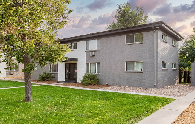 Oak Street Apartments North-5 Large