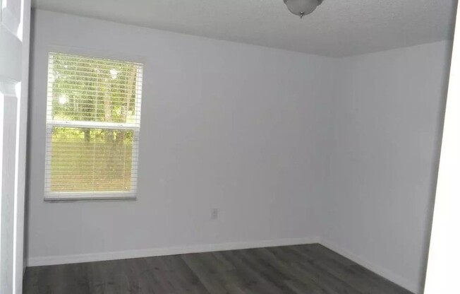 282 GARDNER LN