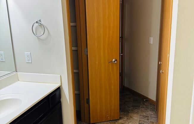 1 bed, 1 bath, 841 sqft, $1,535, Unit 5001-208