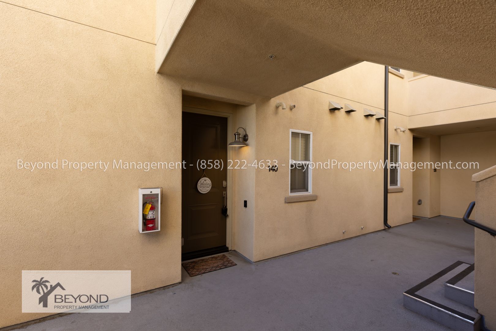 ***2/2 LOCATED IN PLAYA DEL SOL GATED COMMUNITY IN OCEAN HILLS, PET FRIENDLY***!