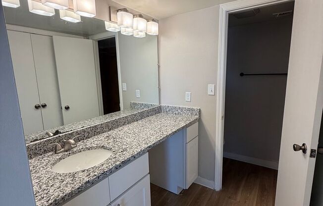 2 beds, 2 baths, 966 sqft, $1,100, Unit 606