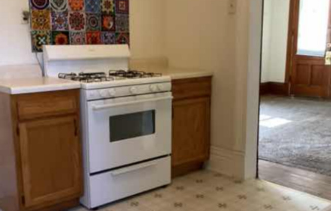 1 bed, 1 bath, $1,050, Unit Unit #2