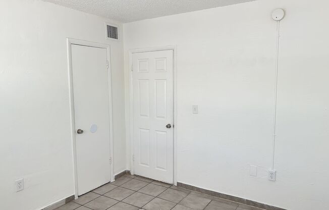 1 bed, 1 bath, 520 sqft, $1,600, Unit AG 11
