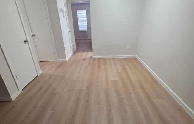 1 bed, 1 bath, 700 sqft, $999, Unit ELP2202-142