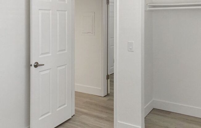 2 beds, 1 bath, 700 sqft, $1,335, Unit 46