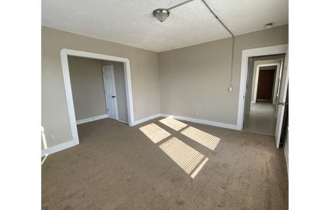 2 beds, 1 bath, $785, Unit Unit 30
