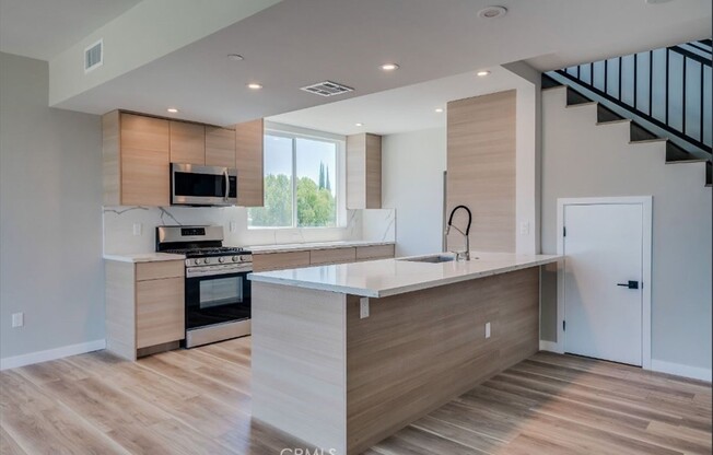 4 beds, 3 baths, 1,680 sqft, $3,995, Unit 302