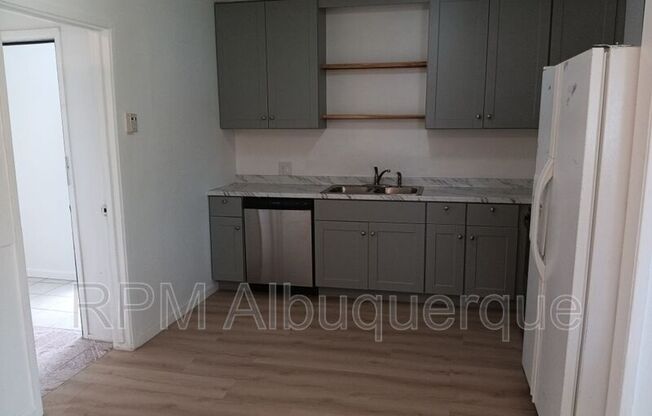 8815 MENAUL NE