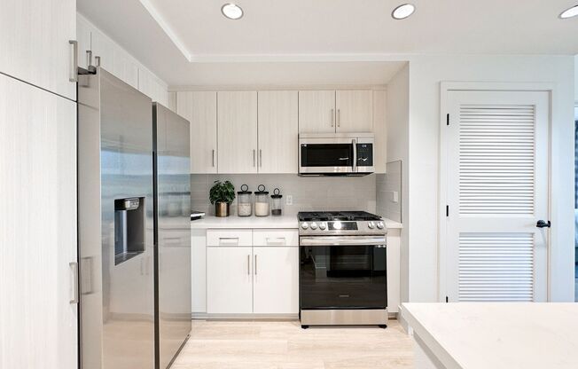 2 beds, 2 baths, 826 sqft, $4,000, Unit Unit 318