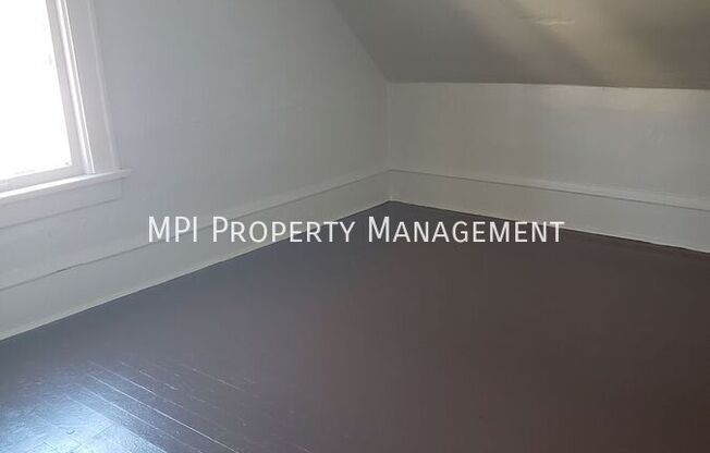 3306 N 24 PL