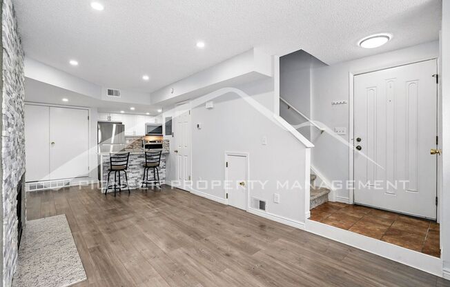 Charming Condo with Washer/Dryer and Mountain Views