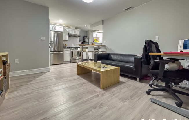 10 MIDLAND ST