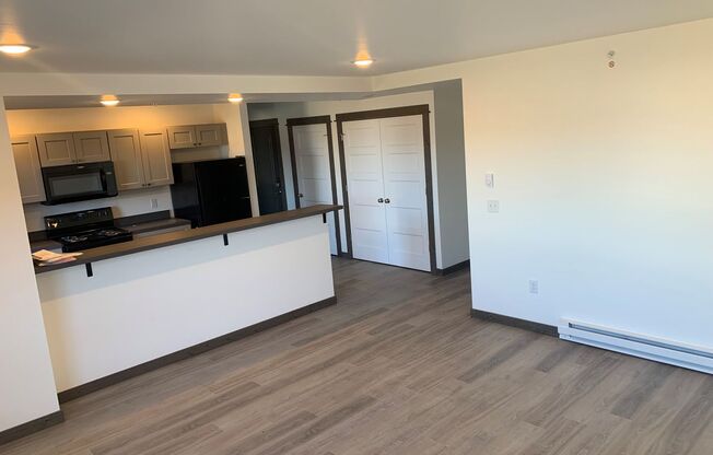 2 beds, 2 baths, 1,049 sqft, $1,750, Unit H