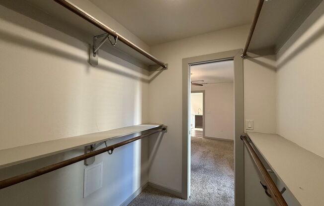 Monarch Place Apartments-2106 Bennett Avenue