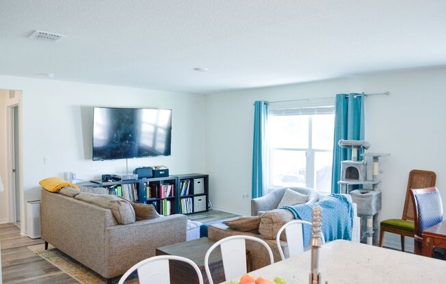 5 Bedroom 3 Bath in Avalon Woods in Newberry