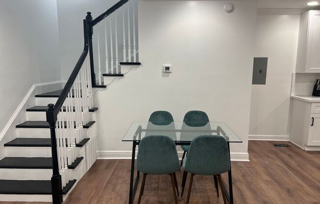 Gorgeous Upscale Renovation 1 BR in University Area with off street parking