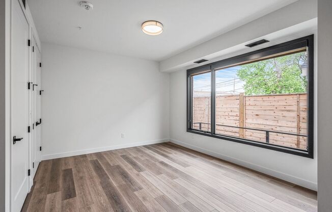 Studio, 1 bath, 400 sqft, $1,225, Unit 102