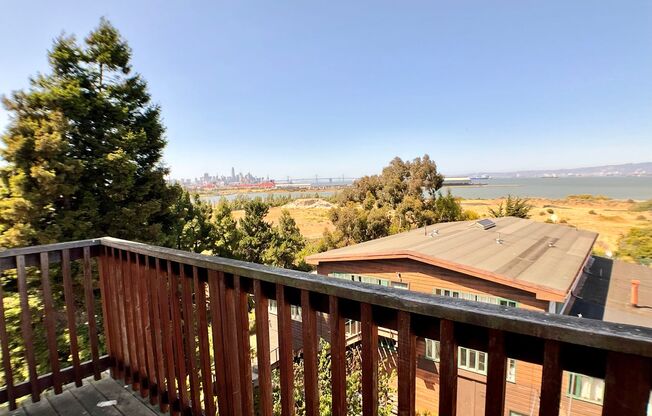 Updated TOP FLOOR 2BR/2BA FLAT! IN-UNIT LAUNDRY! DISHWASHER!