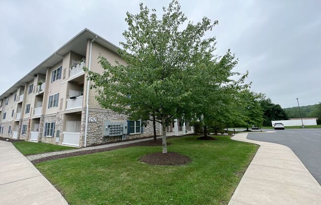 Bath View Condo with Covered Deck, 1.5 baths, & Washer/Dryer