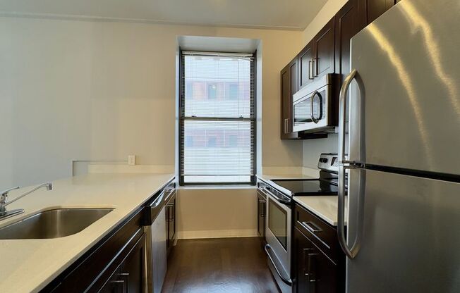 2 beds, 2 baths, 930 sqft, $2,000, Unit HA-802