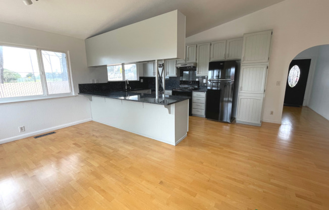 Spacious 3 Bedroom Home with Backyard Patio in Pacifica