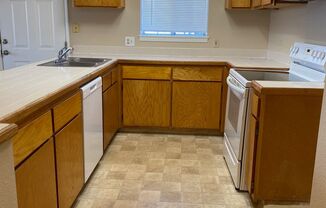 3 beds, 2 baths, $2,195, Unit 7621-A