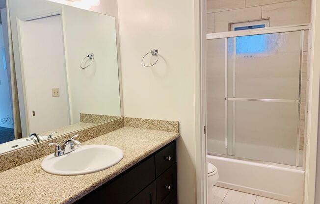 1 bed, 1 bath, $2,395, Unit 4873 Niagara Avenue #4