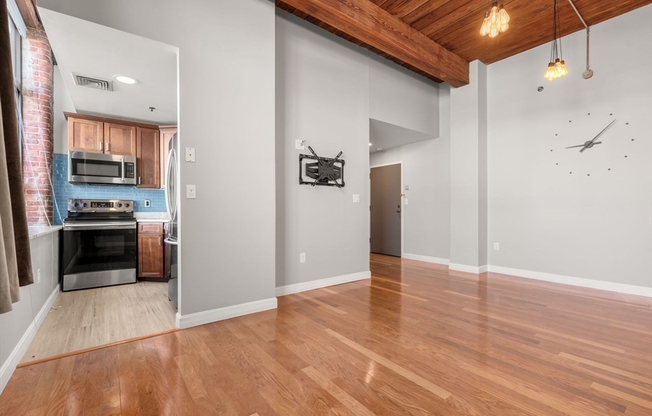 10 LINDWOOD