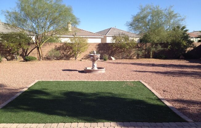 Gorgeous 3Bed/3Bath home located in Royal Highlands!