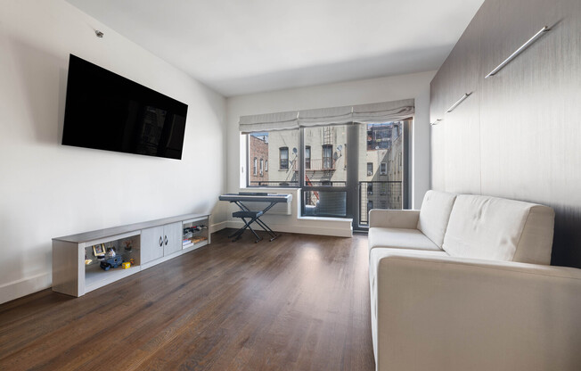 11 25 45 AVE