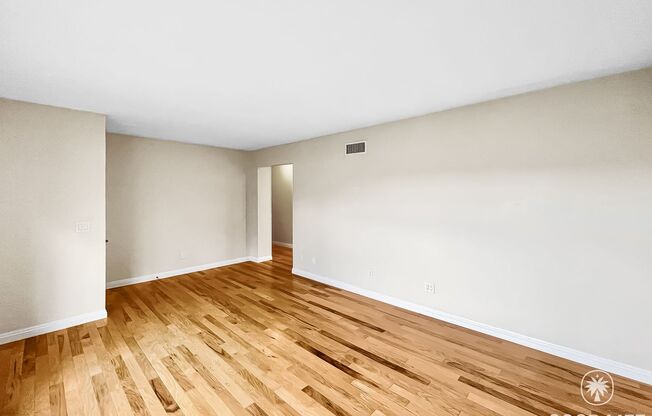 Beautiful 3 Bedroom/ 2 Bathroom Home Located In Mira Mesa