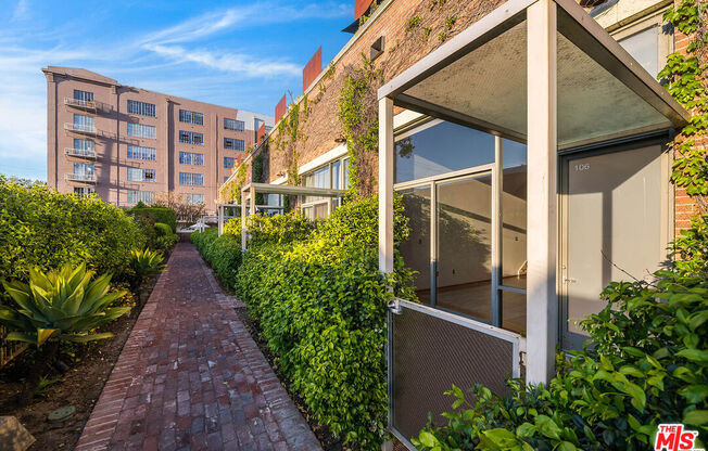 3 beds, 3 baths, 2,330 sqft, $8,500, Unit 106