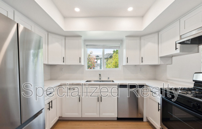 623 W DRYDEN ST