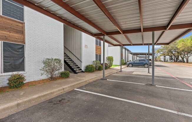 2 beds, 1 bath, $1,275, Unit 132
