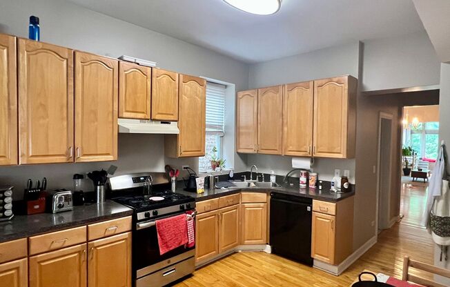 1634 Huron in West Town