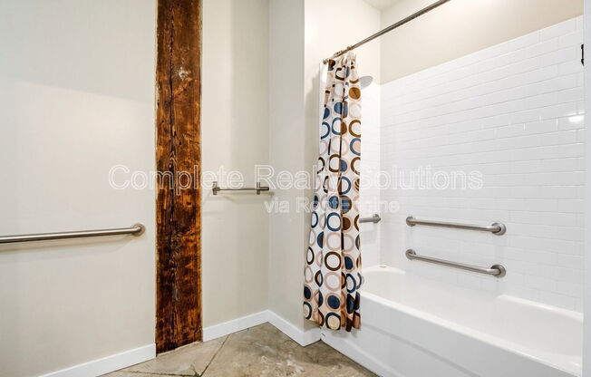 1 bed, 1 bath, 735 sqft, $1,050, Unit 202